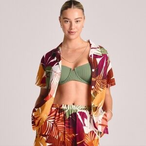 Vitamin A Floral Palm Print Linen & Rayon Short Sleeve Button Down Shirt Beach L